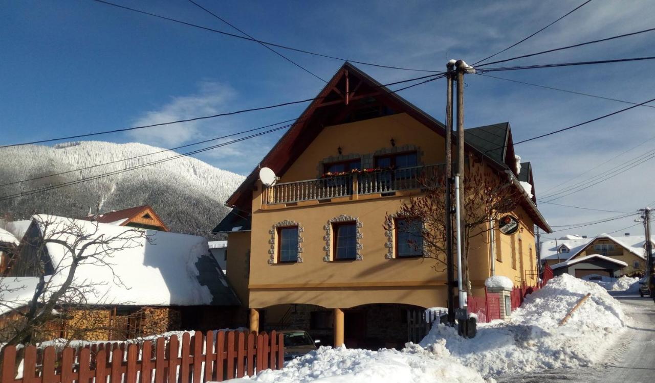 Penzion Serafin Ruzomberok Extérieur photo