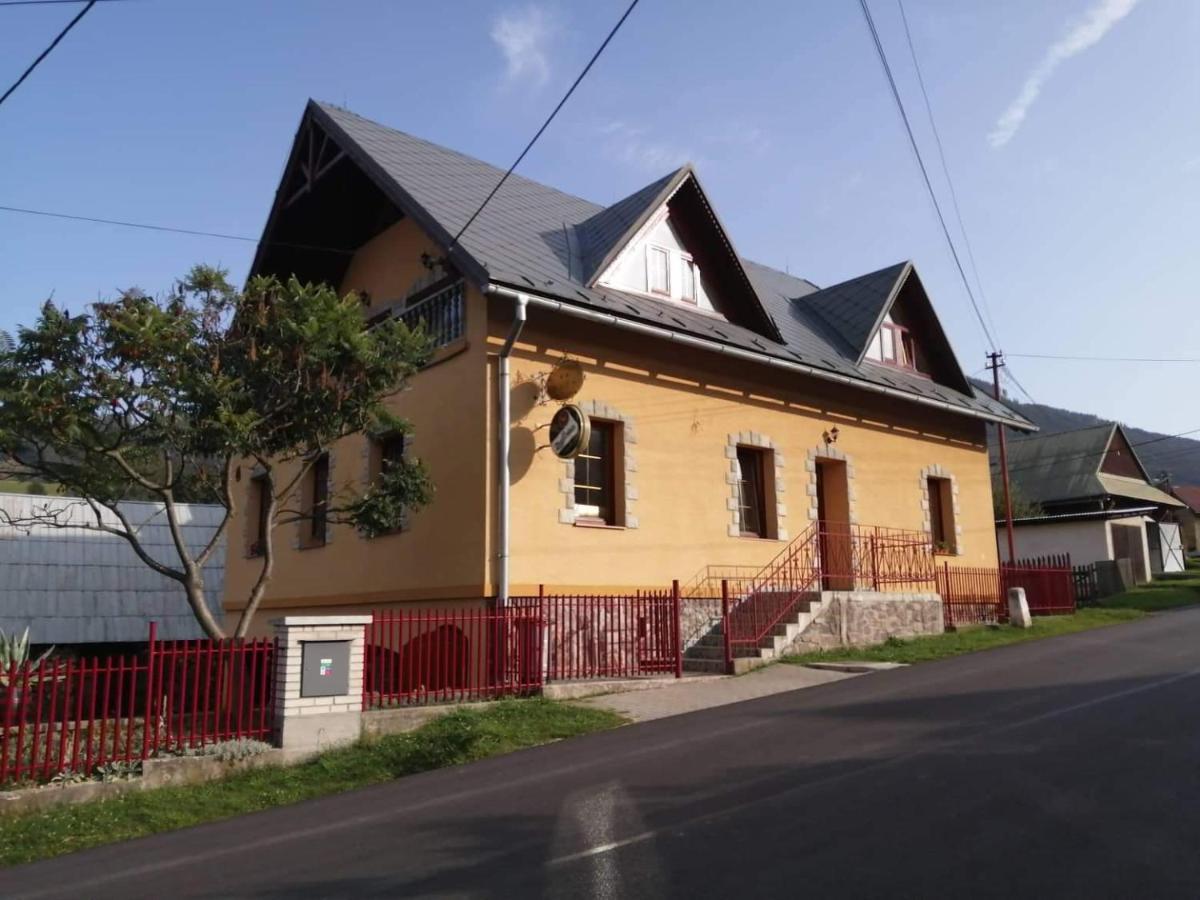 Penzion Serafin Ruzomberok Extérieur photo